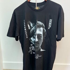 Muerte Hustle Daily Men’s T-Shirt Pablo Escobar/Wolf Graphic Print Size Large L